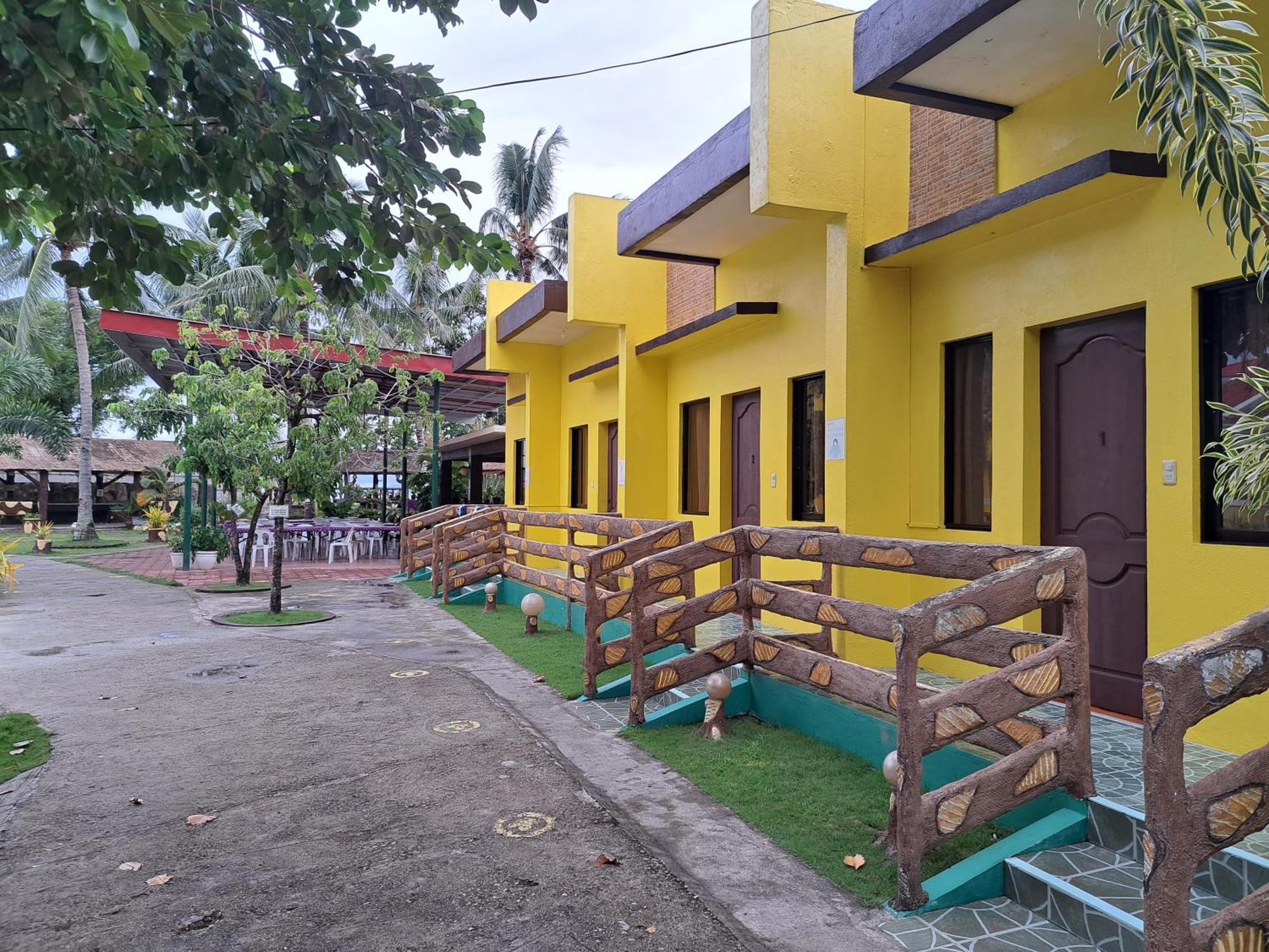 Lagnason's Place Oslob Exterior foto